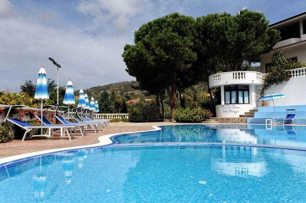 Villaggio Pineta Petto Bianco Капо-Ватикано Экстерьер фото