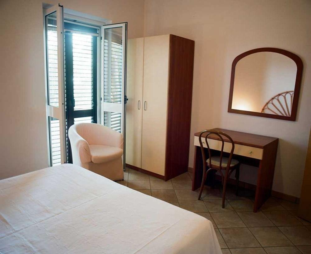 Villaggio Pineta Petto Bianco Капо-Ватикано Экстерьер фото